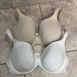 Lot of 2 Cacique Full Coverage 42DDD bras in two neutrals colors